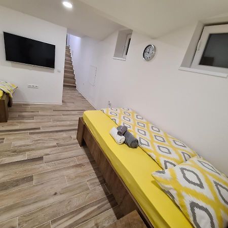 Apartment Dinlux Maribor Exterior photo
